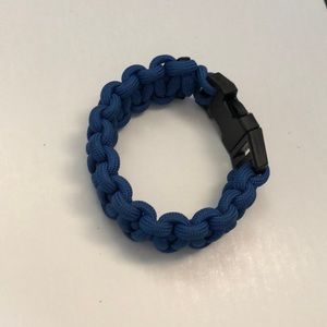 Blue clip bracelet